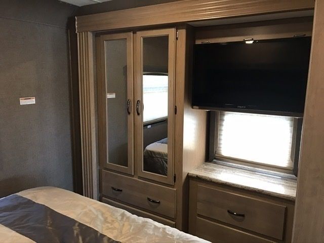 Photo 2 - 2019 Thor Motor Coach Class A Motorhome rental photo 4