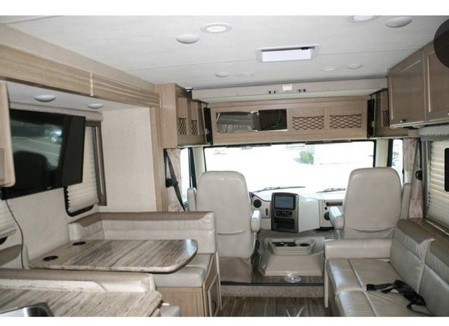 Photo 14 - 2019 Thor Motor Coach Class A Motorhome rental photo 16