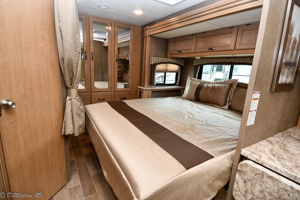 Photo 5 - 2020 Thor Motor Coach Class C Motorhome rental photo 7