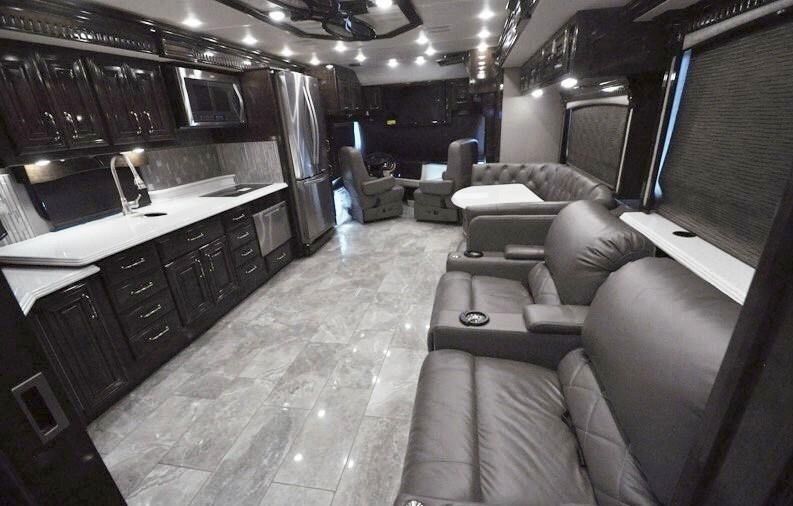 Photo 13 - 2019 MONACAO Class A Motorhome rental photo 15