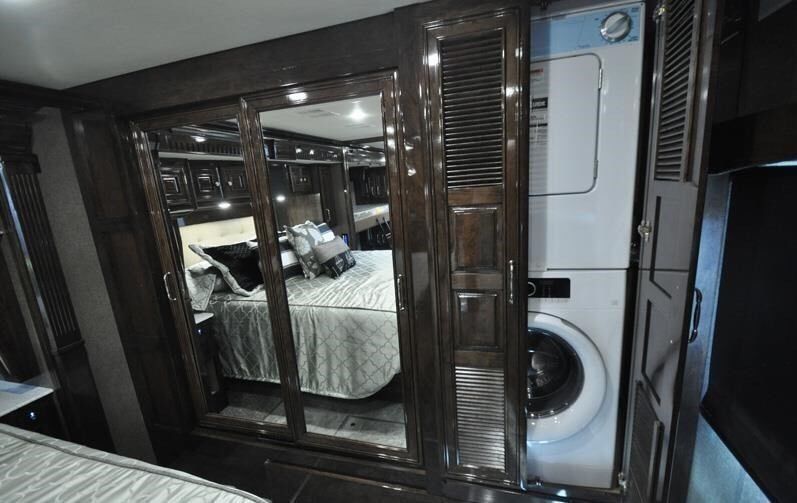 Photo 17 - 2019 MONACAO Class A Motorhome rental photo 19