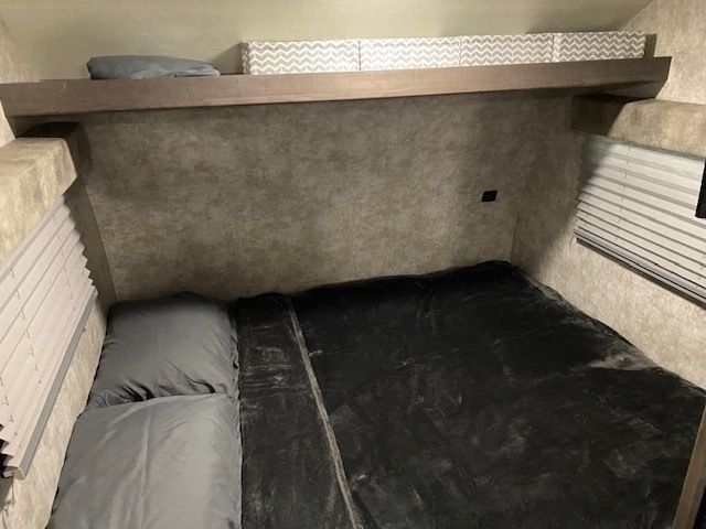 Photo 4 - 2018 Winnebago Industries, Inc. Travel Trailer rental photo 6