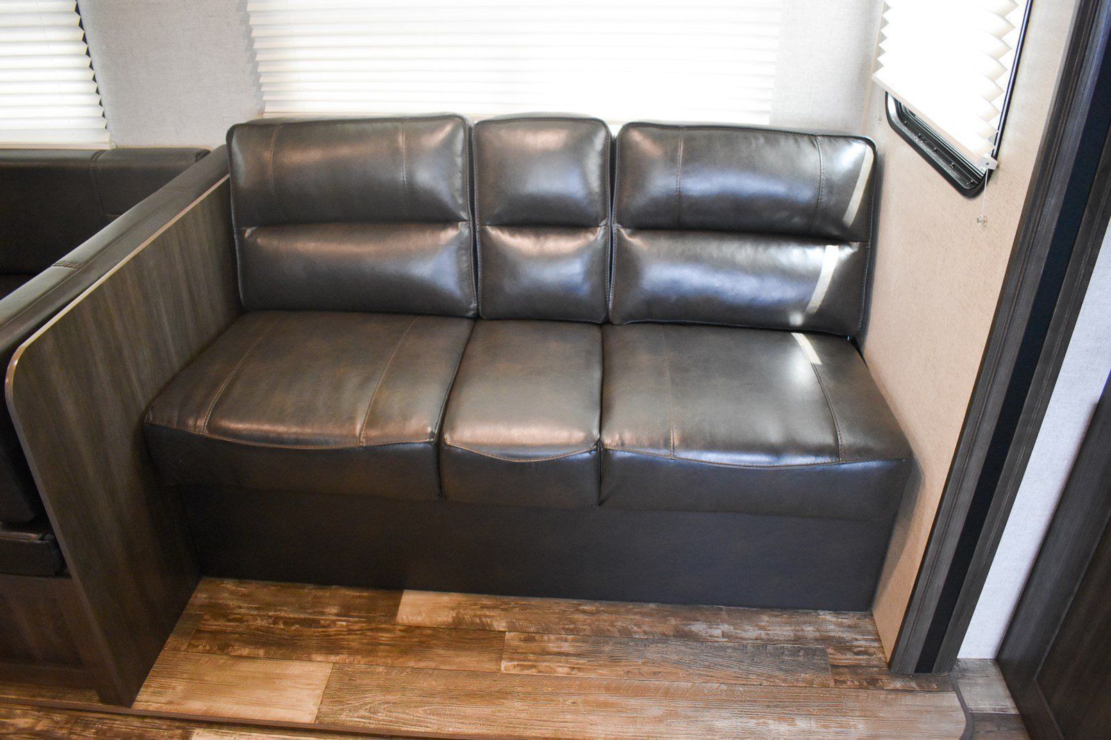 Photo 8 - 2020 Starcraft Travel Trailer rental photo 10