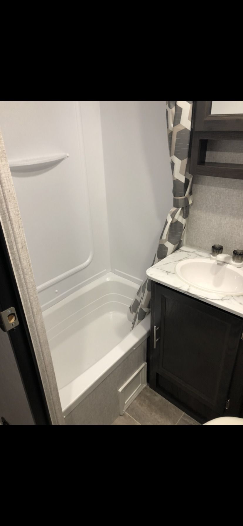 Photo 9 - 2020 Dutchmen Travel Trailer rental photo 11