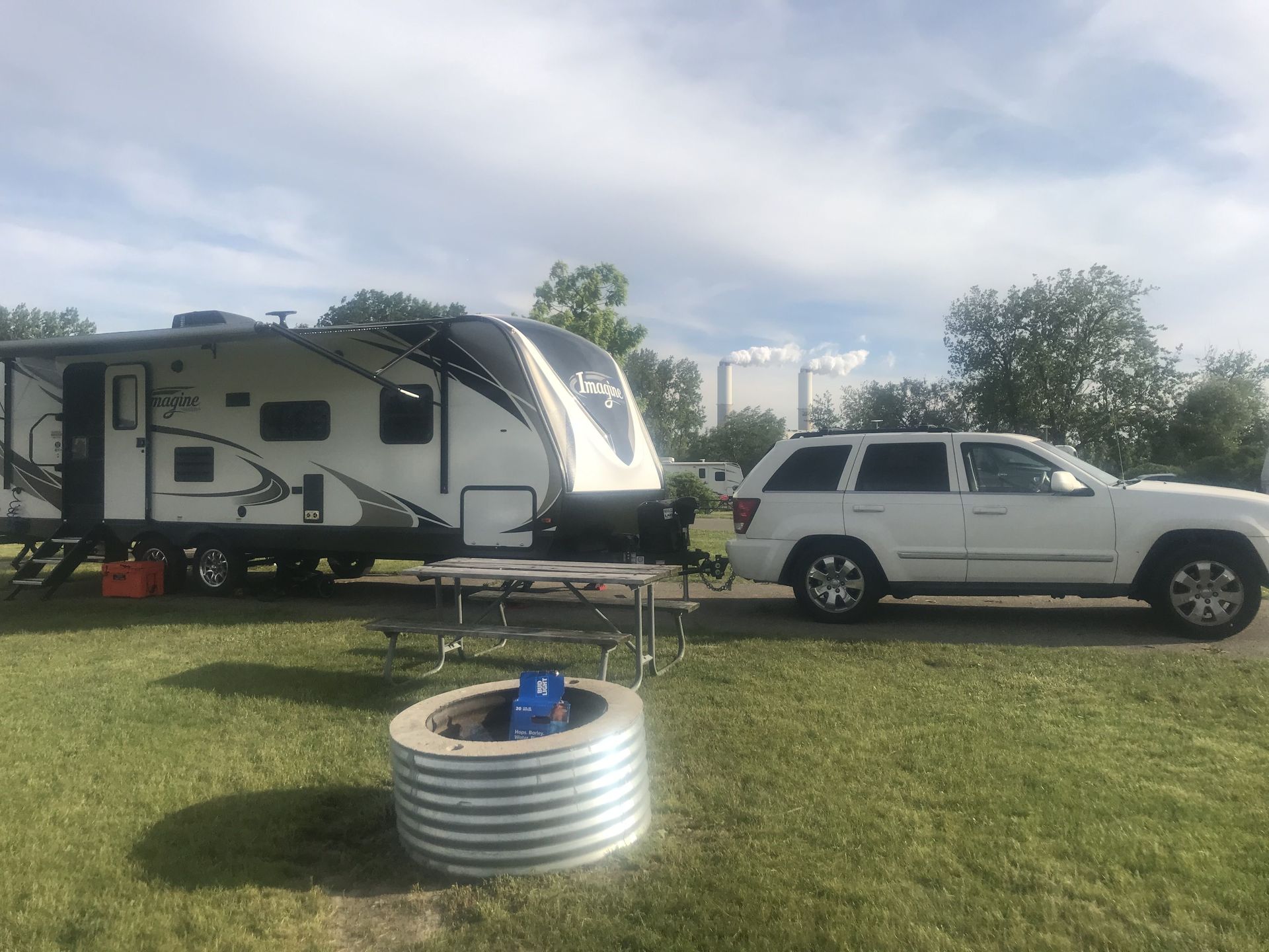 Photo 2 - 2018 Grand Design Travel Trailer rental photo 4