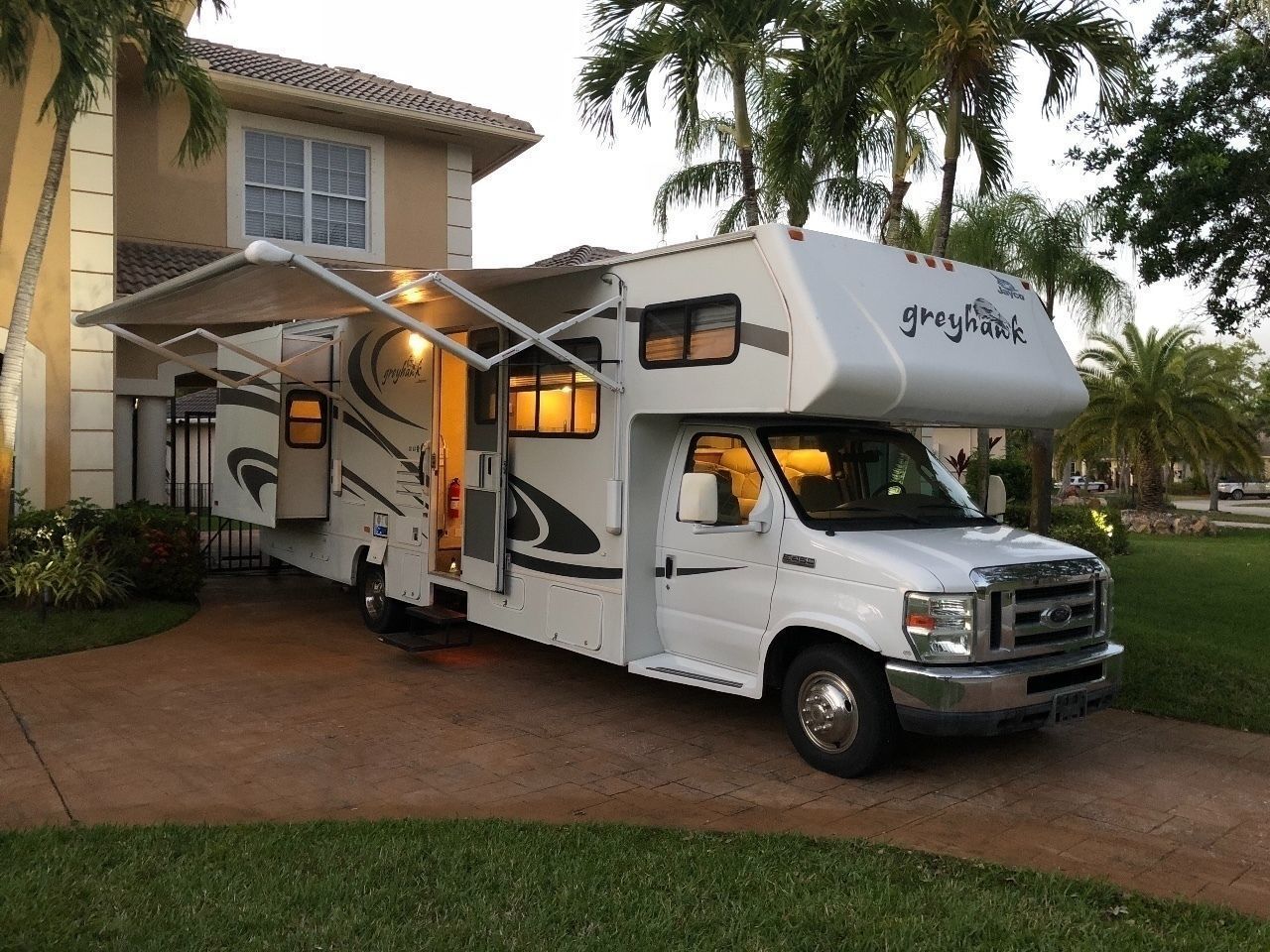 Photo 0 - 2007 Jayco Class C Motorhome rental photo 2