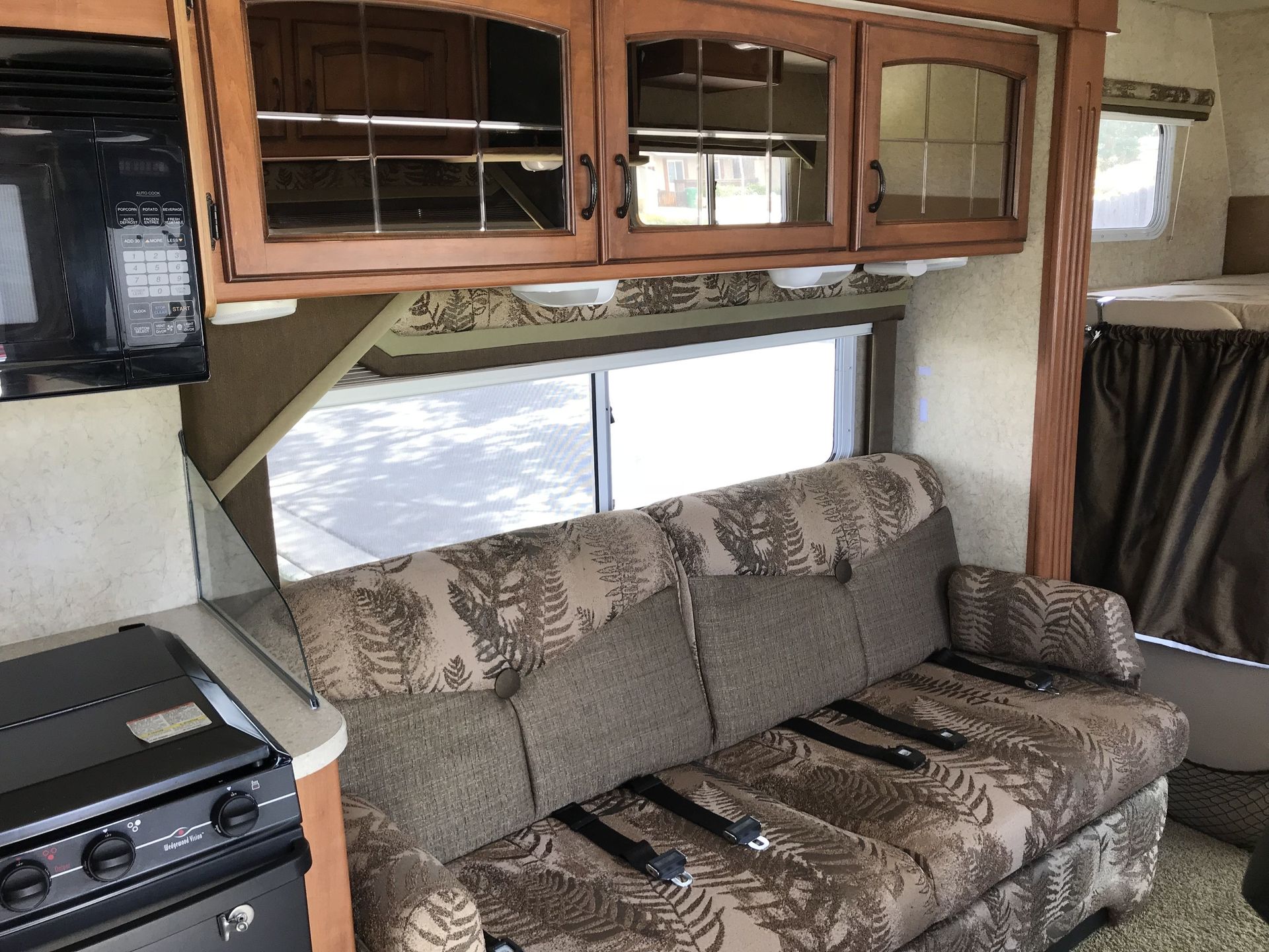 Photo 9 - 2007 Jayco Class C Motorhome rental photo 11