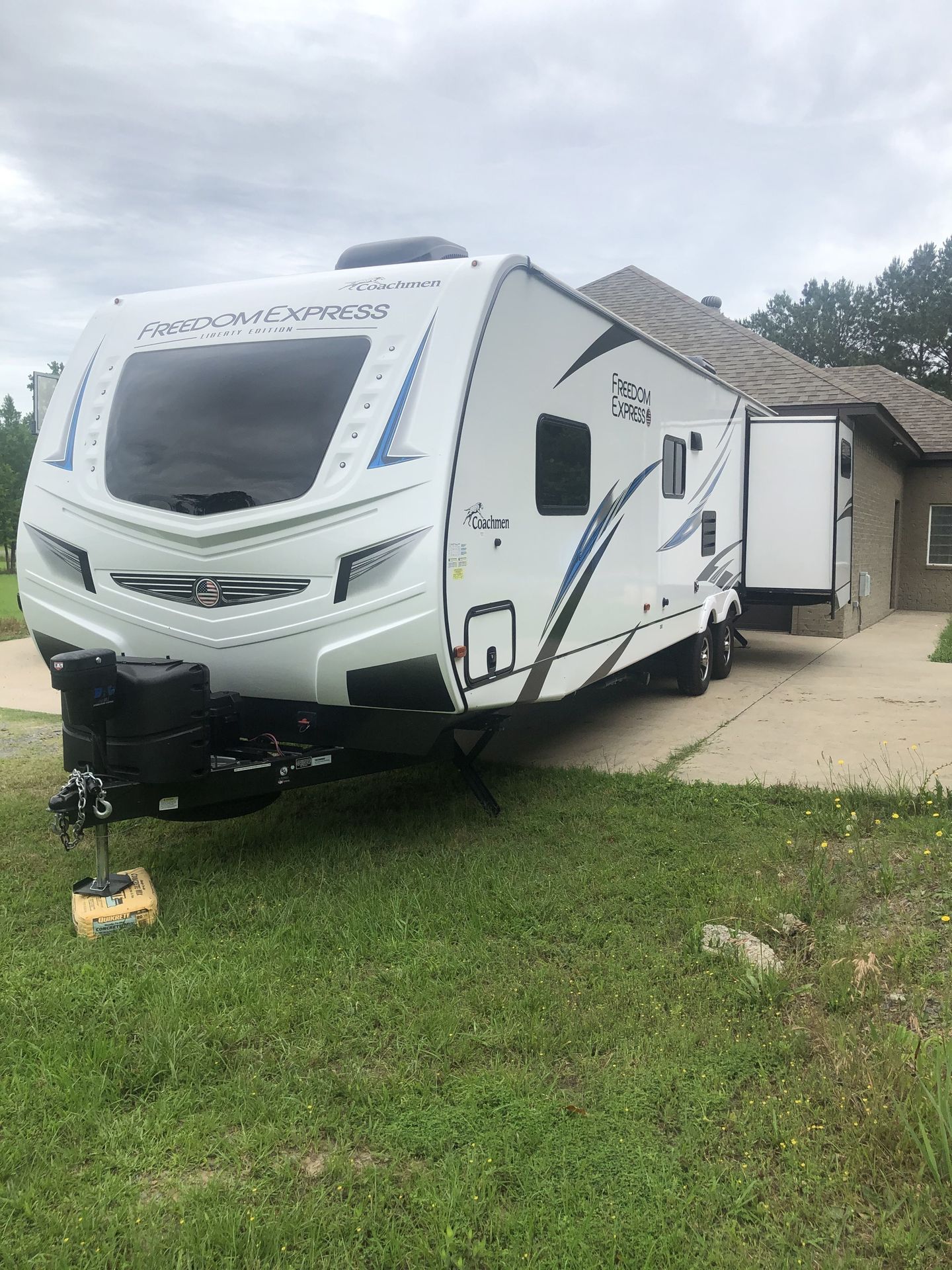Photo 13 - 2020 Coachmen Travel Trailer rental photo 15