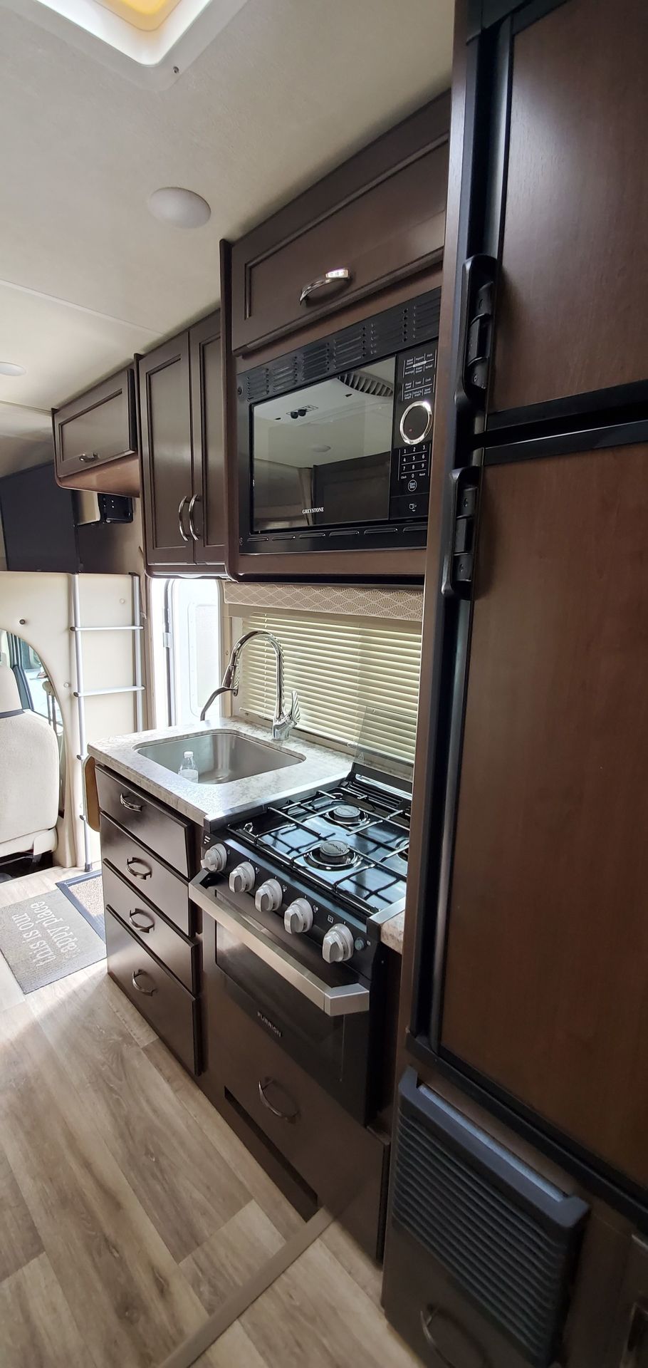Photo 3 - 2021 Entegra Coach Class A Motorhome rental photo 5