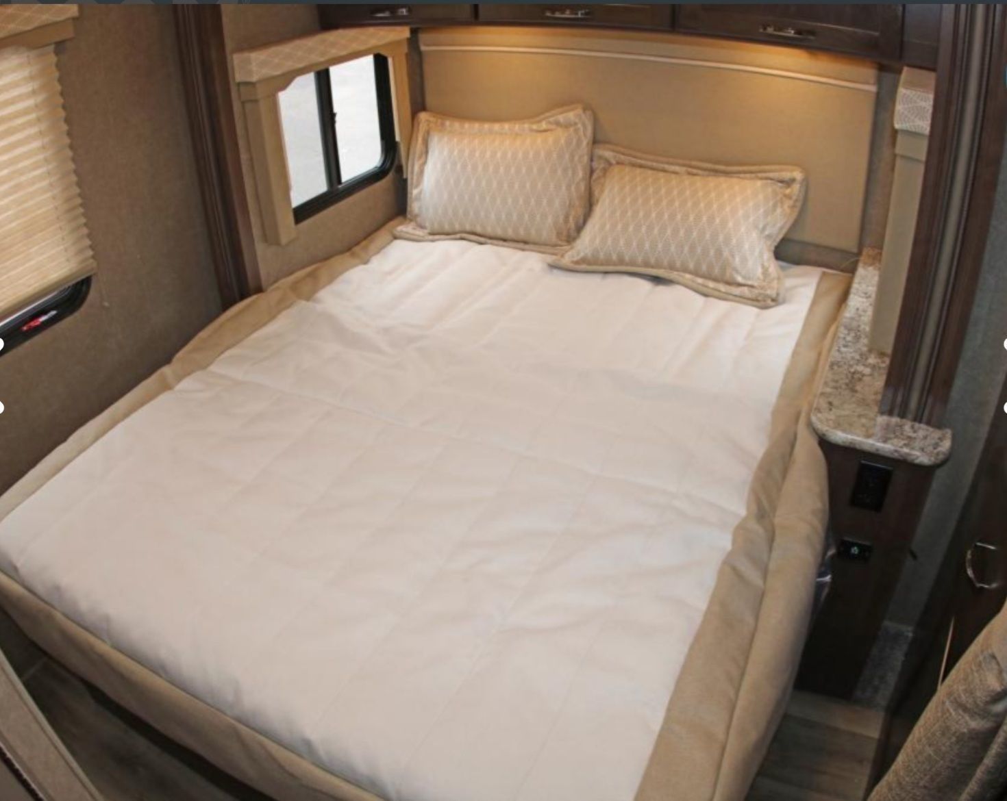 Photo 11 - 2021 Entegra Coach Class A Motorhome rental photo 13