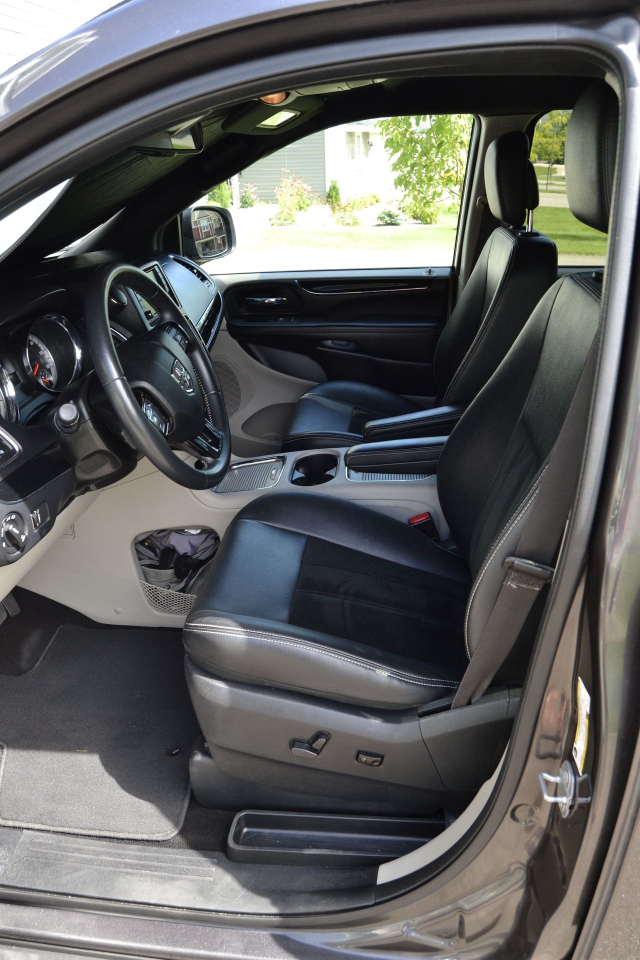 Photo 15 - 2018 Dodge Other rental photo 17
