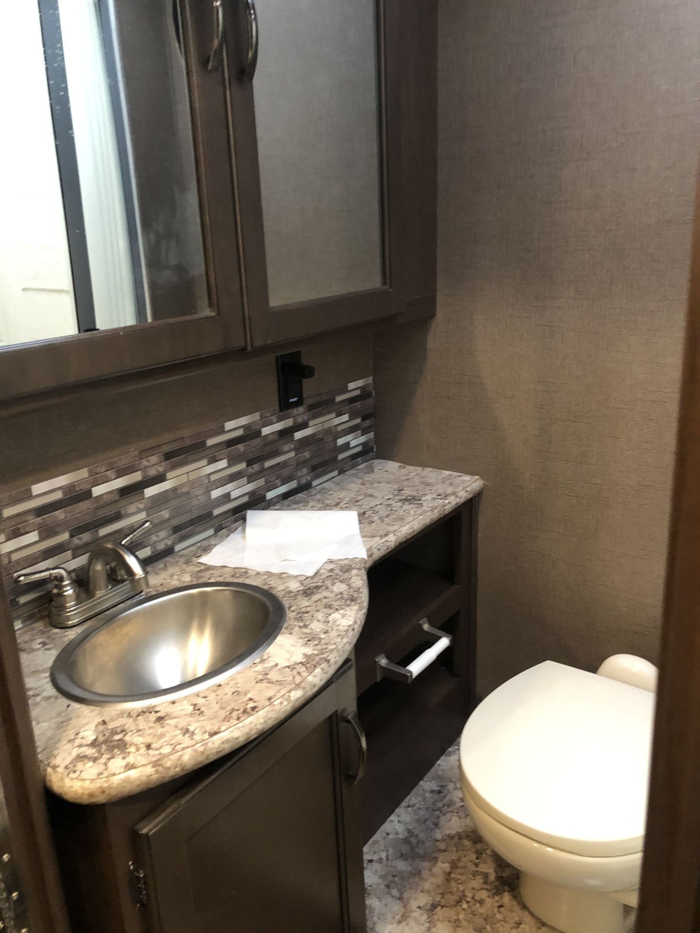 Photo 3 - 2019 Thor Class C Motorhome rental photo 5