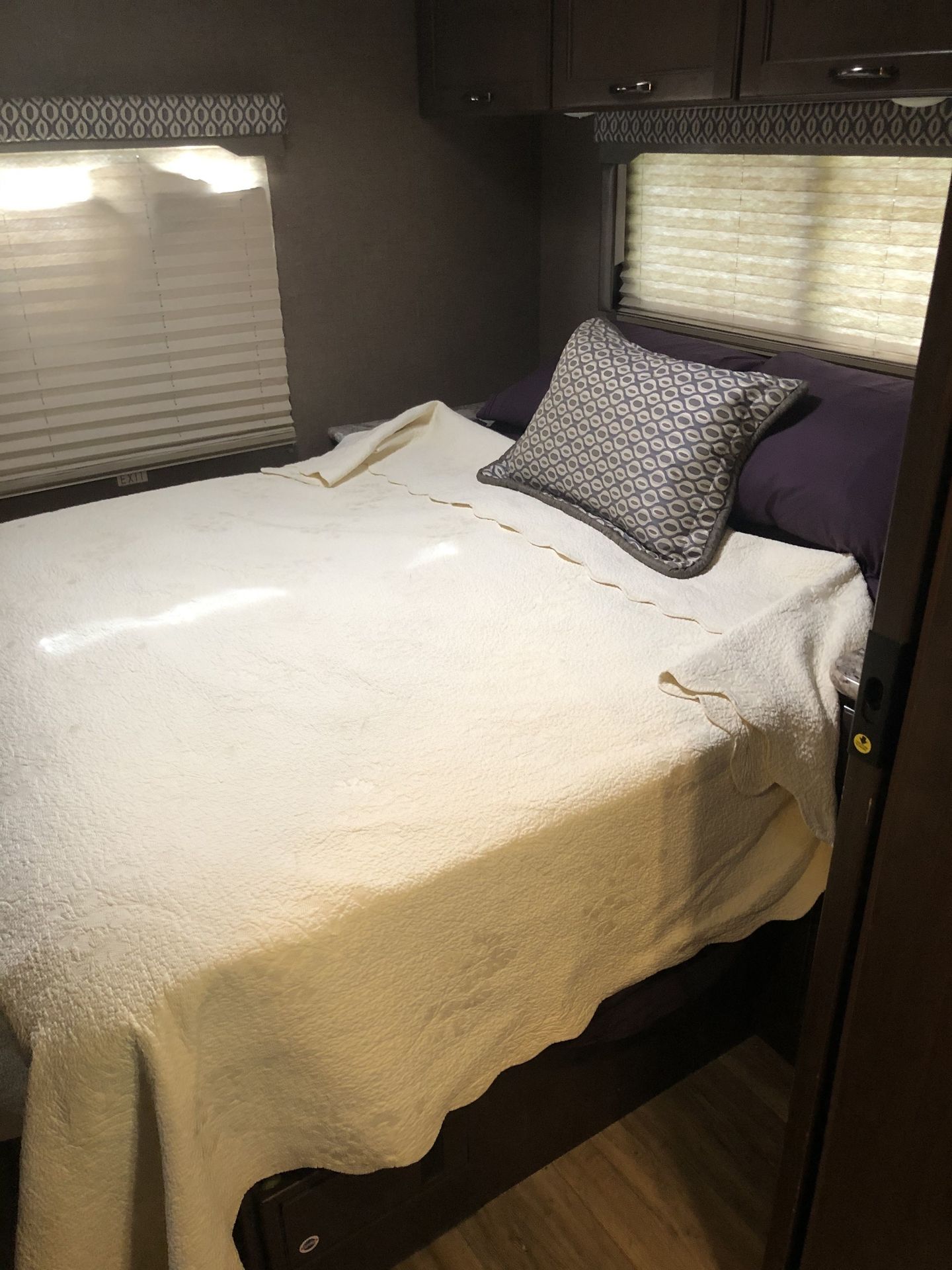 Photo 7 - 2019 Thor Class C Motorhome rental photo 9