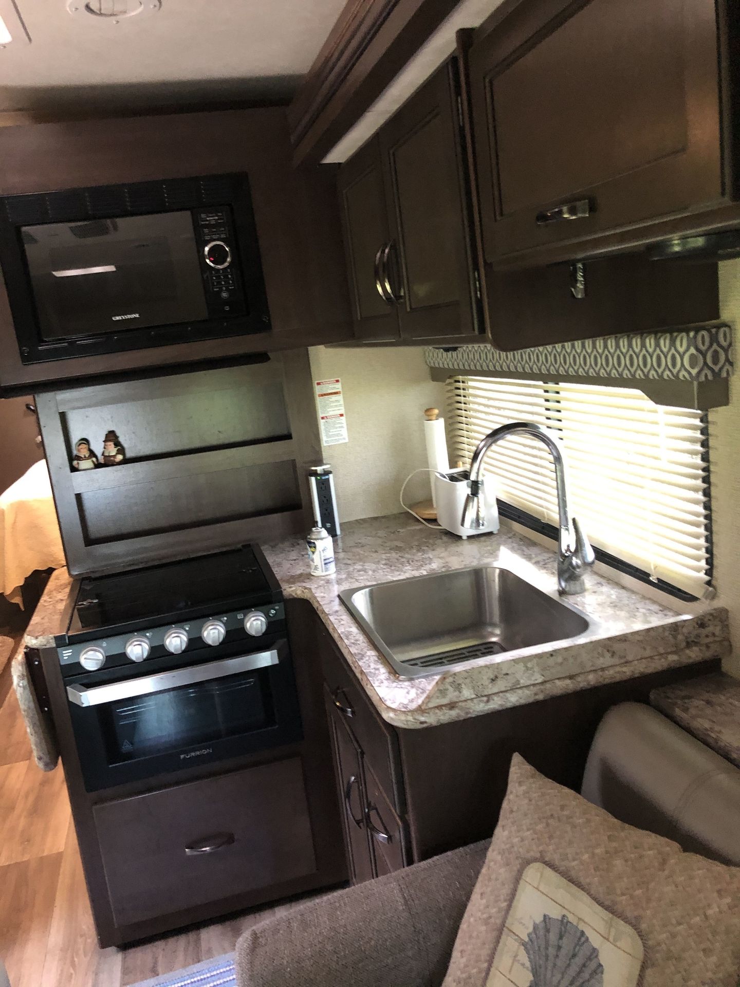Photo 8 - 2019 Thor Class C Motorhome rental photo 10
