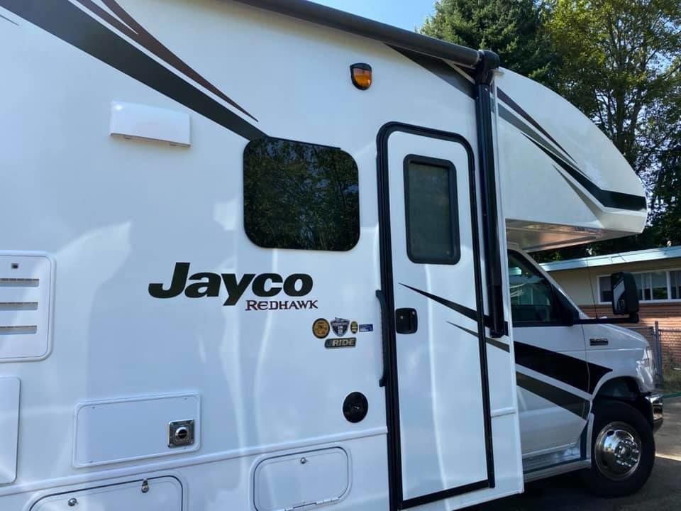 Photo 4 - 2019 Jayco Class C Motorhome rental photo 6