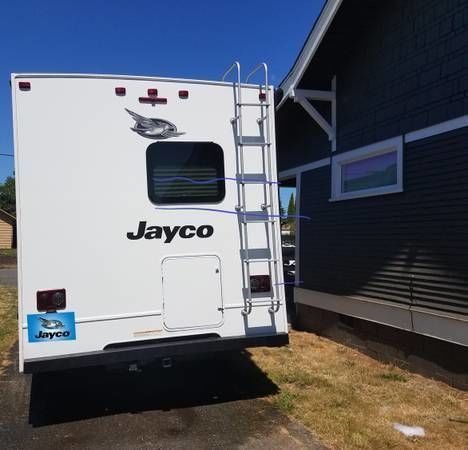 Photo 30 - 2019 Jayco Class C Motorhome rental photo 32