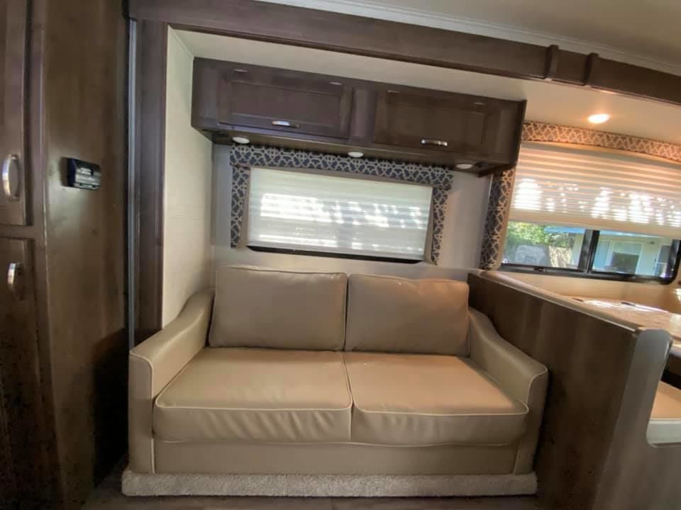 Photo 54 - 2019 Jayco Class C Motorhome rental photo 55