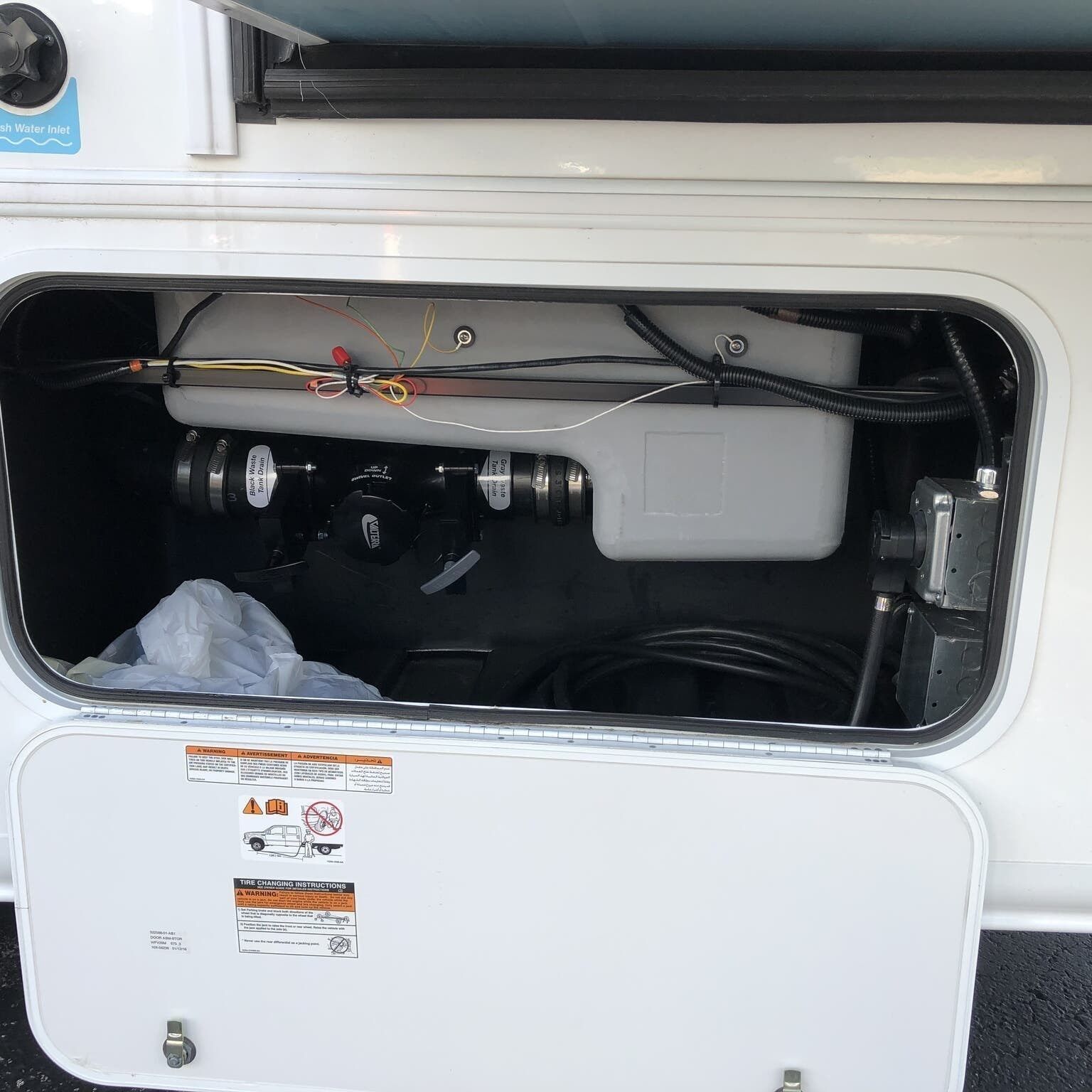 Photo 6 - 2019 Winnebago Industries, Inc. Class A Motorhome rental photo 8