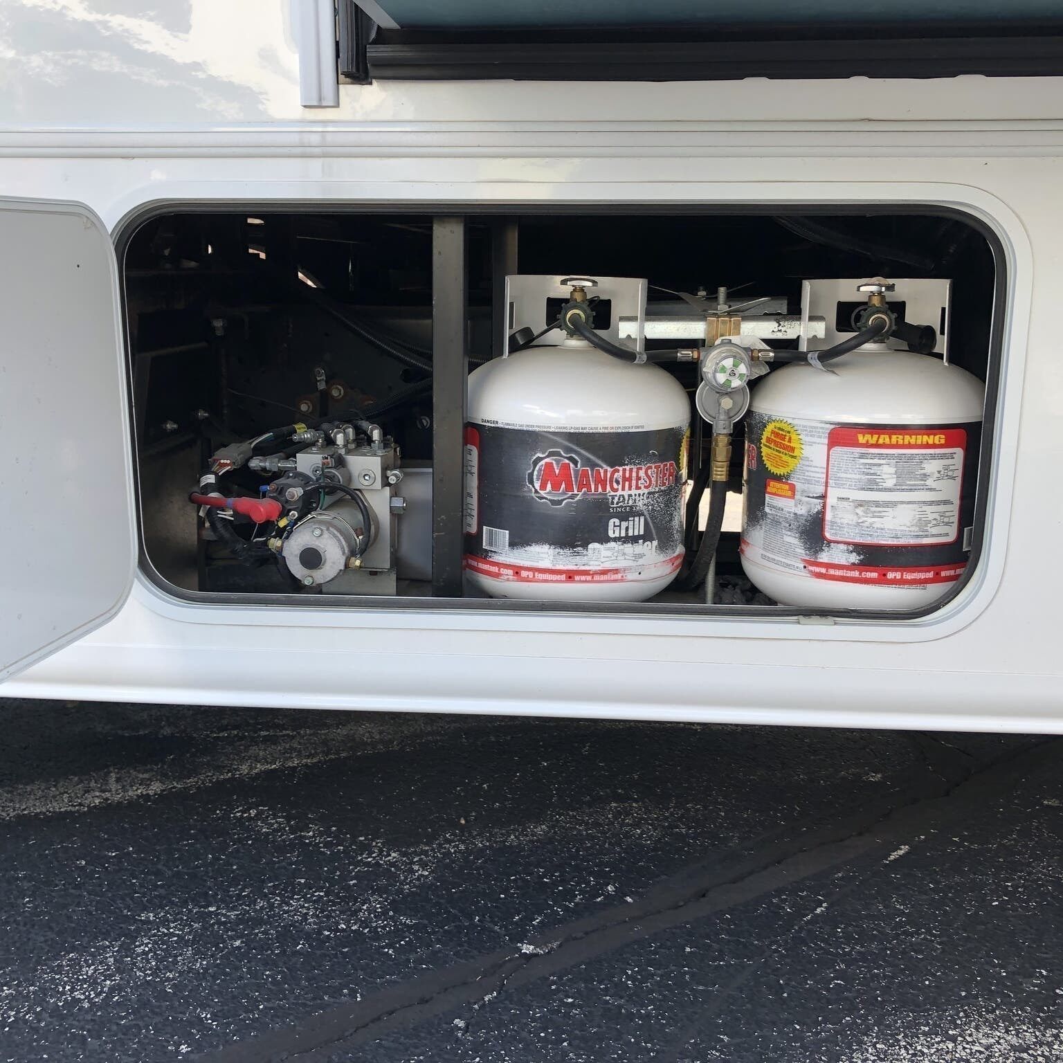Photo 17 - 2019 Winnebago Industries, Inc. Class A Motorhome rental photo 19