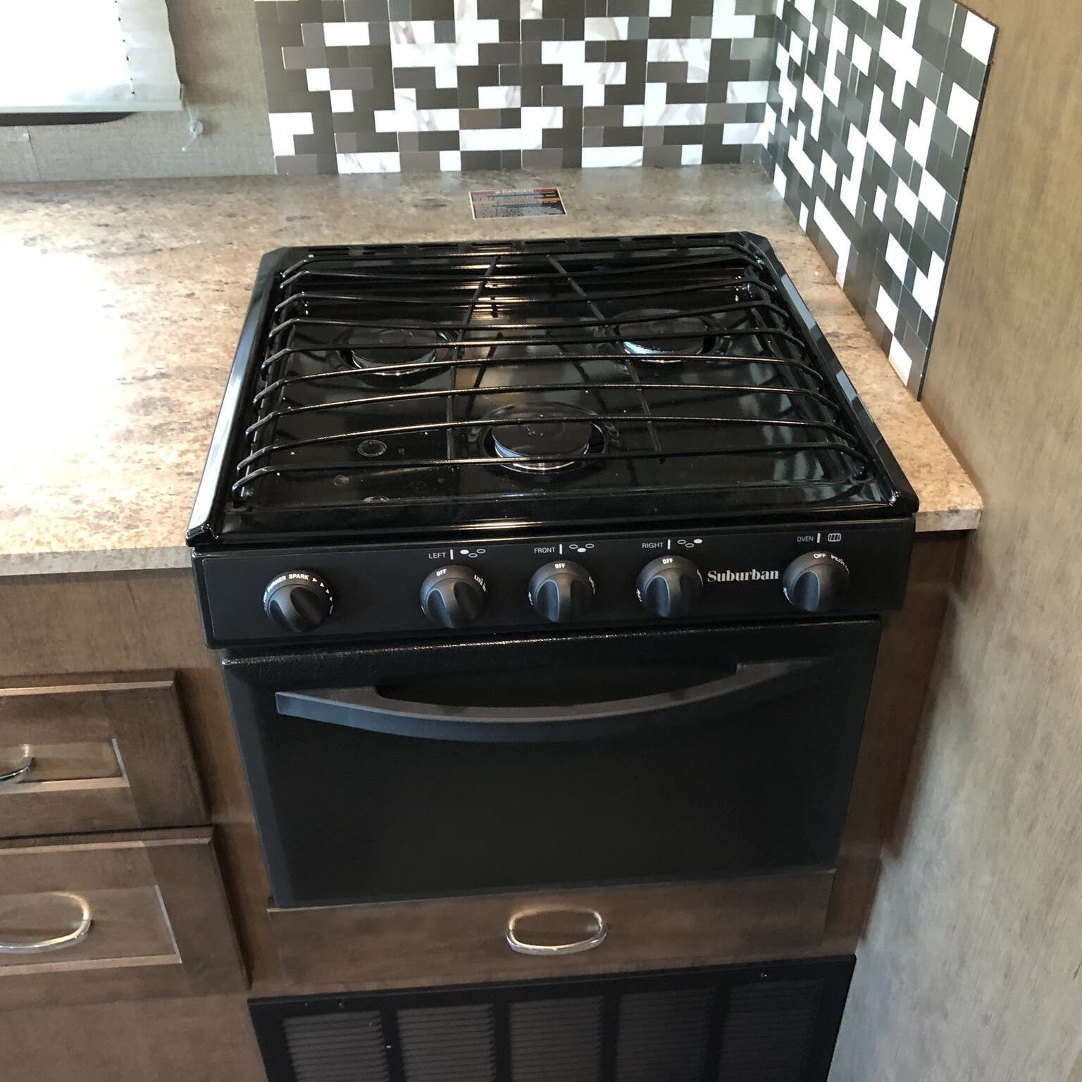 Photo 27 - 2019 Winnebago Industries, Inc. Class A Motorhome rental photo 29