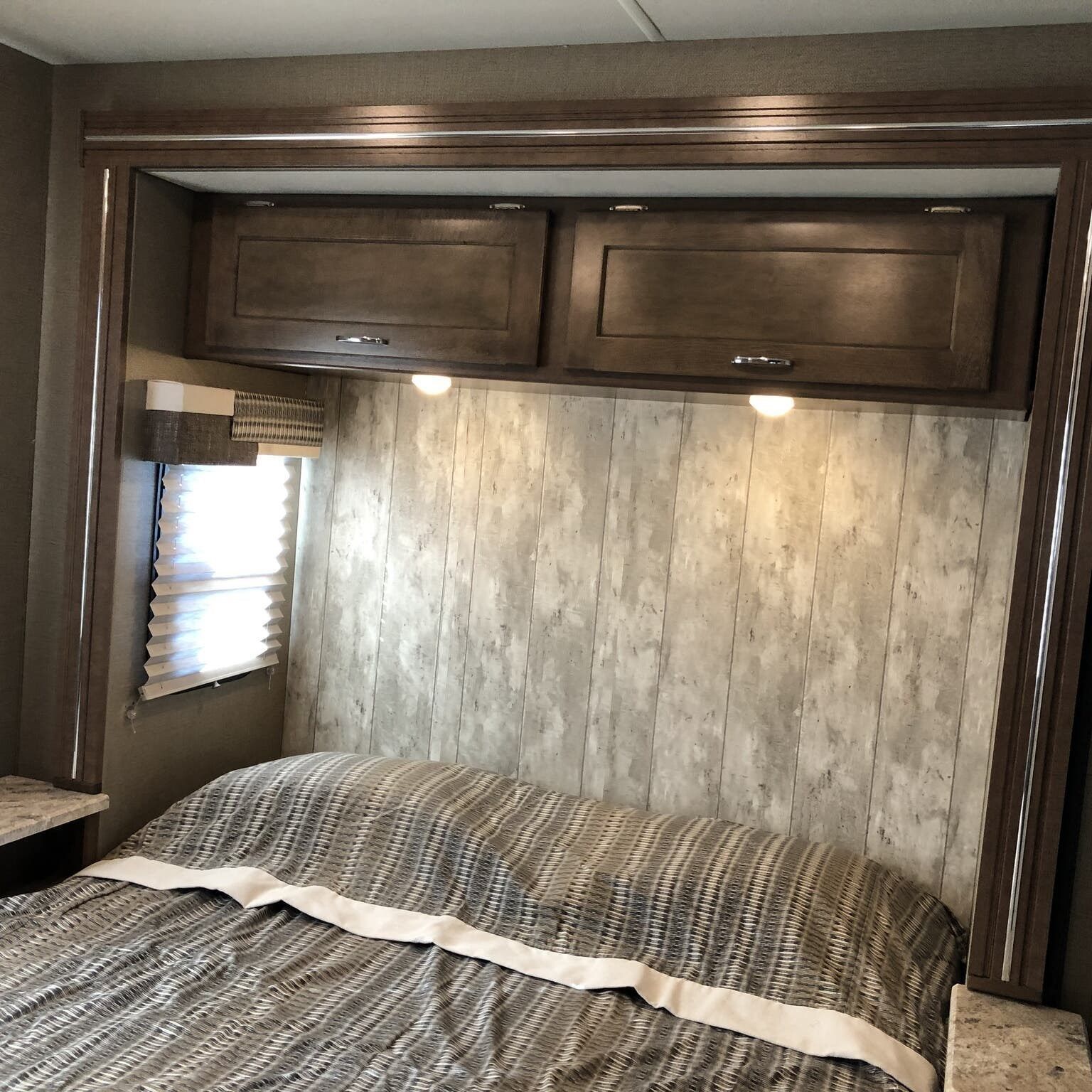 Photo 29 - 2019 Winnebago Industries, Inc. Class A Motorhome rental photo 31