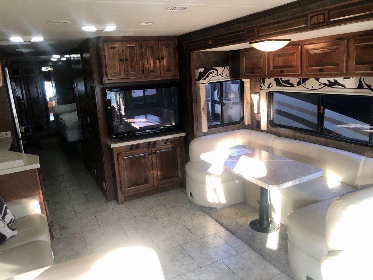 Photo 3 - 2012 Tiffin Motorhomes Class A Motorhome rental photo 5