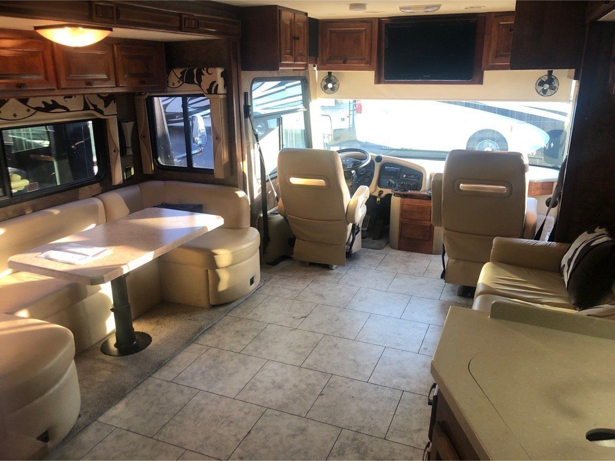 Photo 5 - 2012 Tiffin Motorhomes Class A Motorhome rental photo 7
