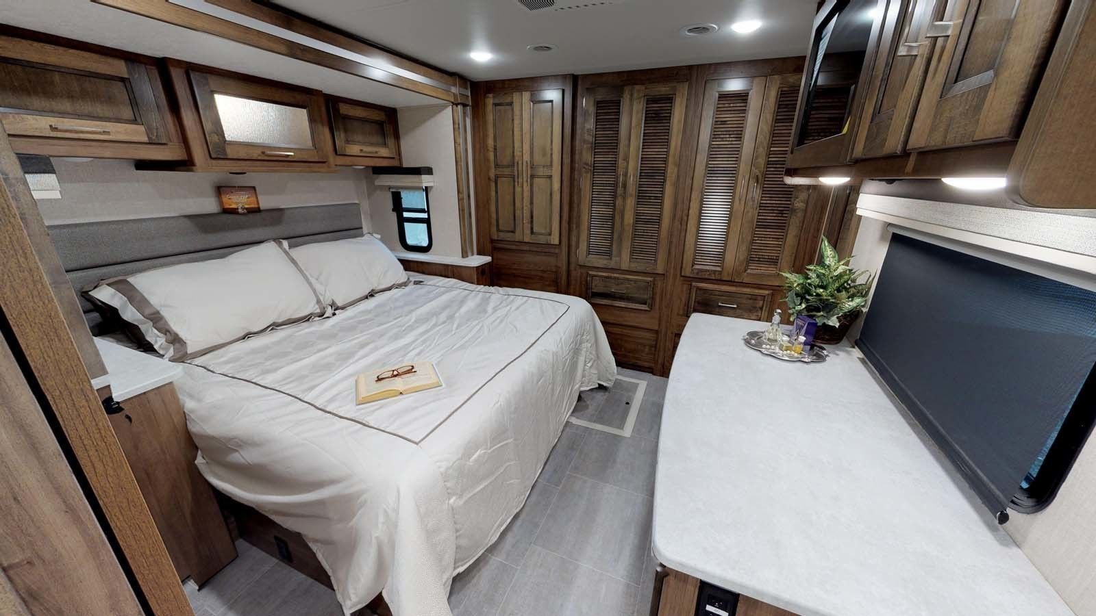 Photo 7 - 2020 Coachmen Class A Motorhome rental photo 9