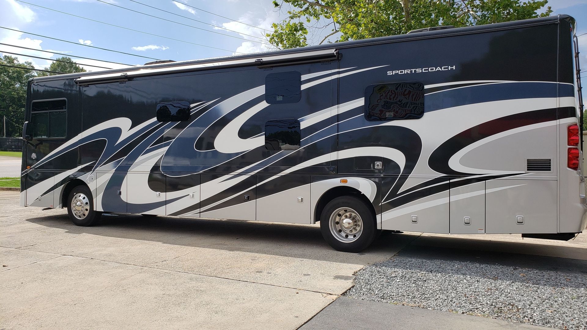 Photo 11 - 2020 Coachmen Class A Motorhome rental photo 13