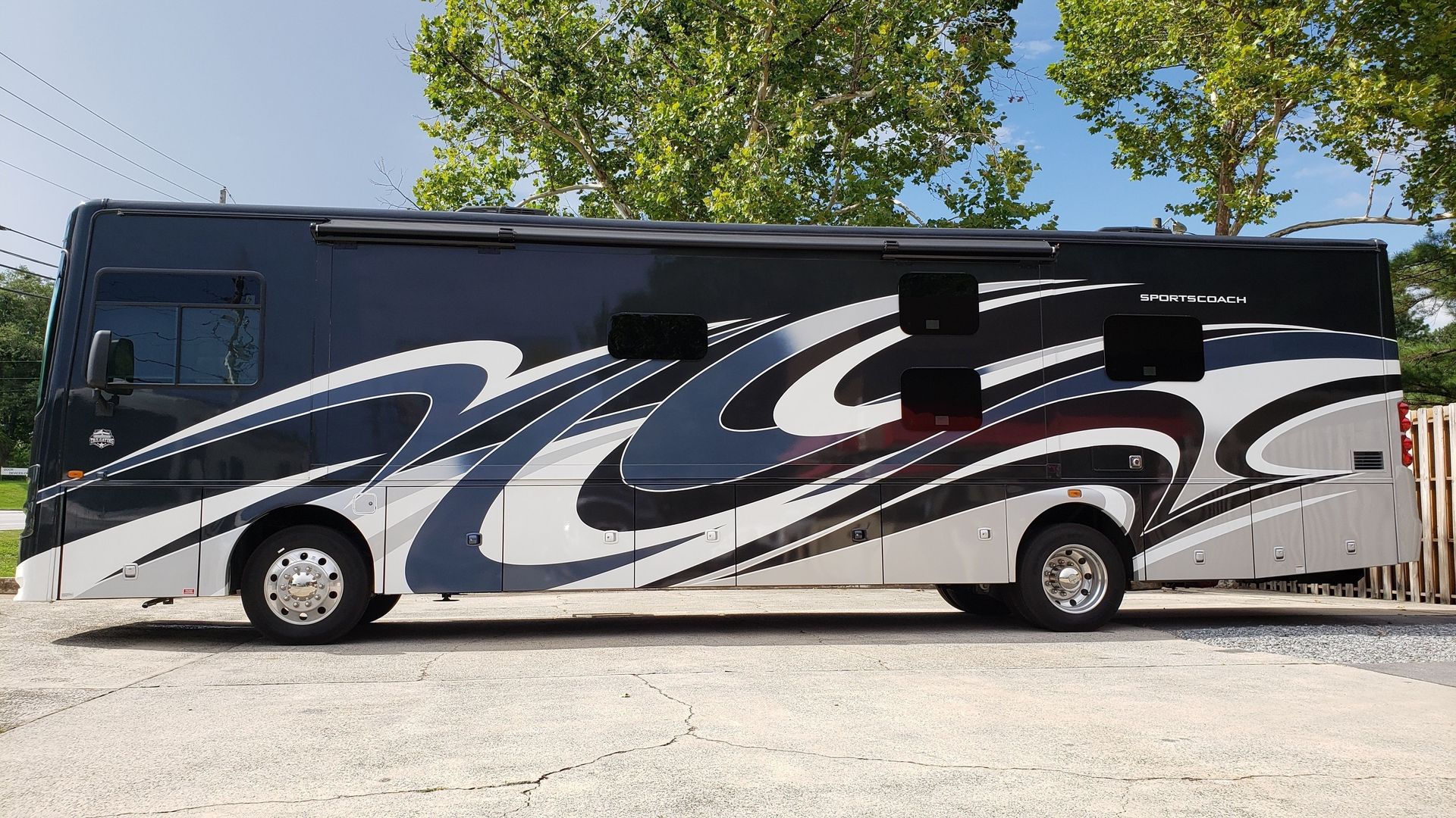 Photo 13 - 2020 Coachmen Class A Motorhome rental photo 15