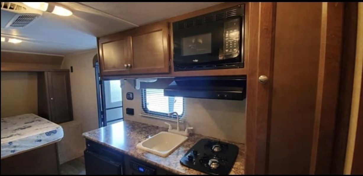 Photo 6 - 2016 Keystone Travel Trailer rental photo 8
