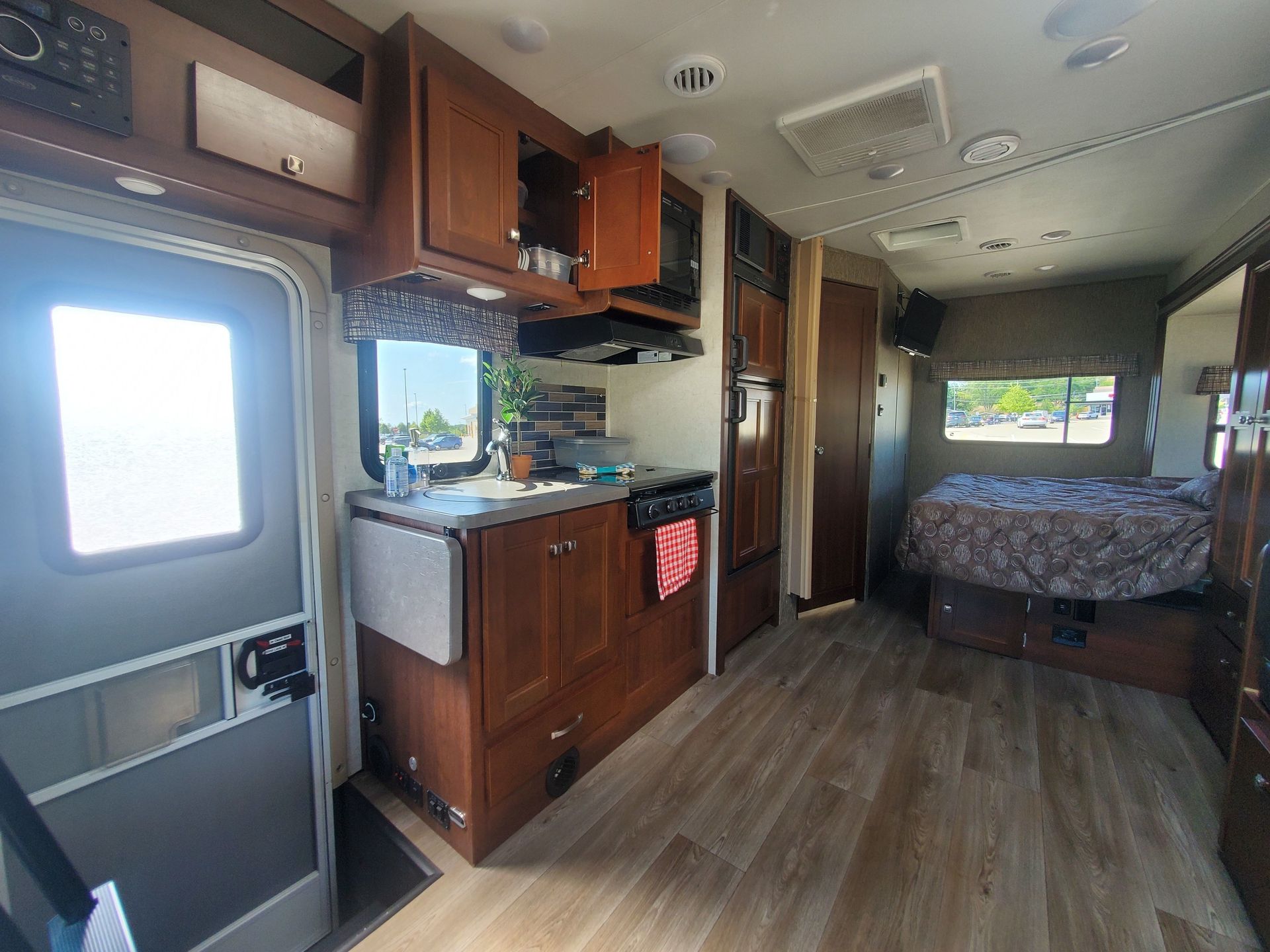 Photo 20 - 2018 Forest River Class C Motorhome rental photo 22