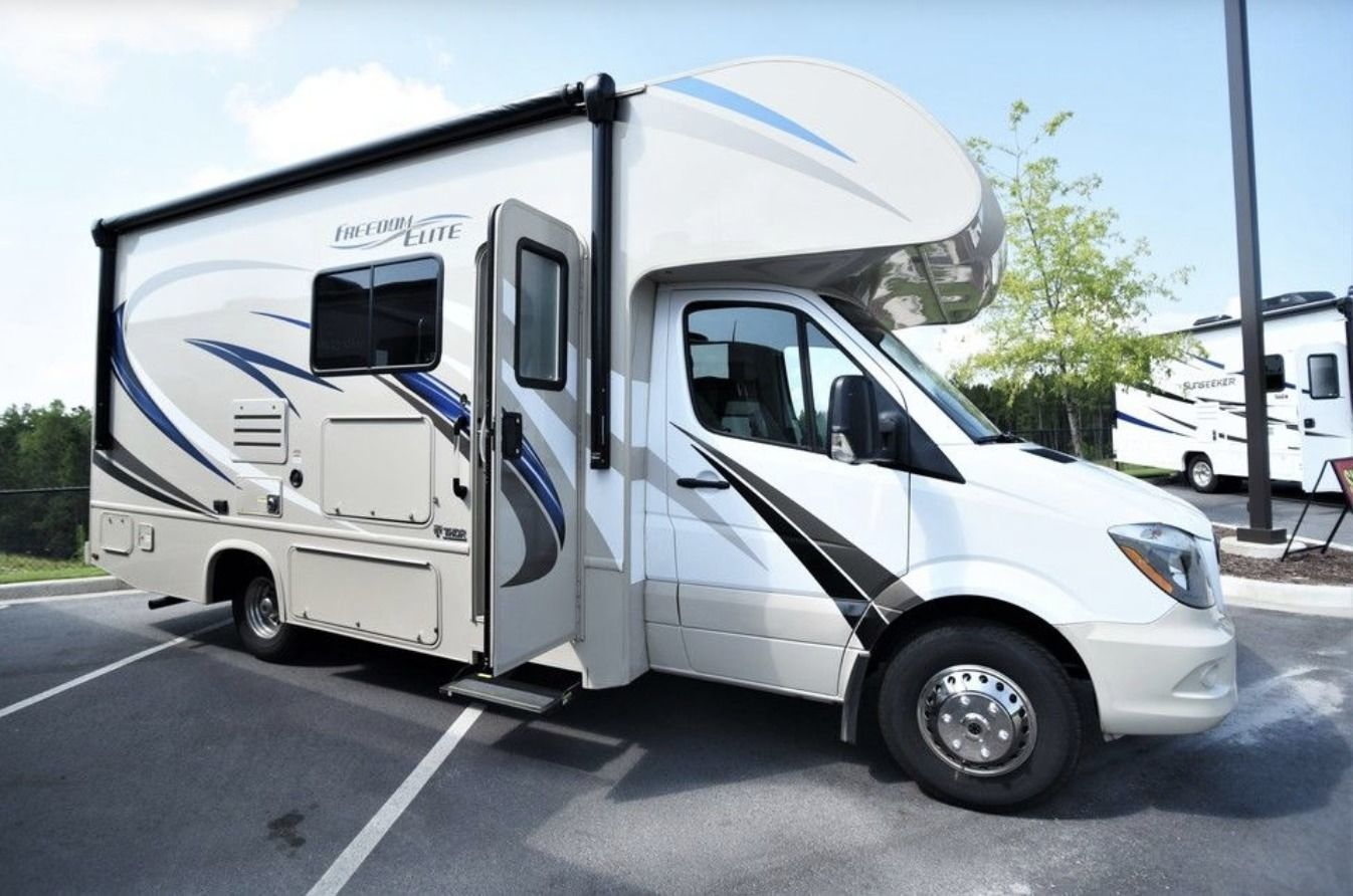 Photo 7 - 2019 Thor Class C Motorhome rental photo 9