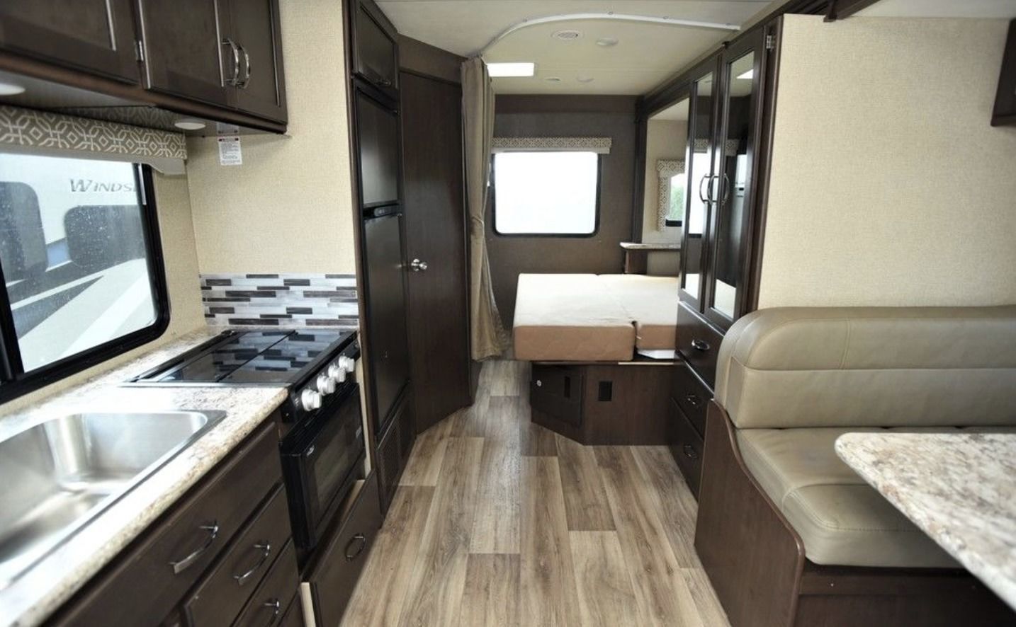 Photo 10 - 2019 Thor Class C Motorhome rental photo 12