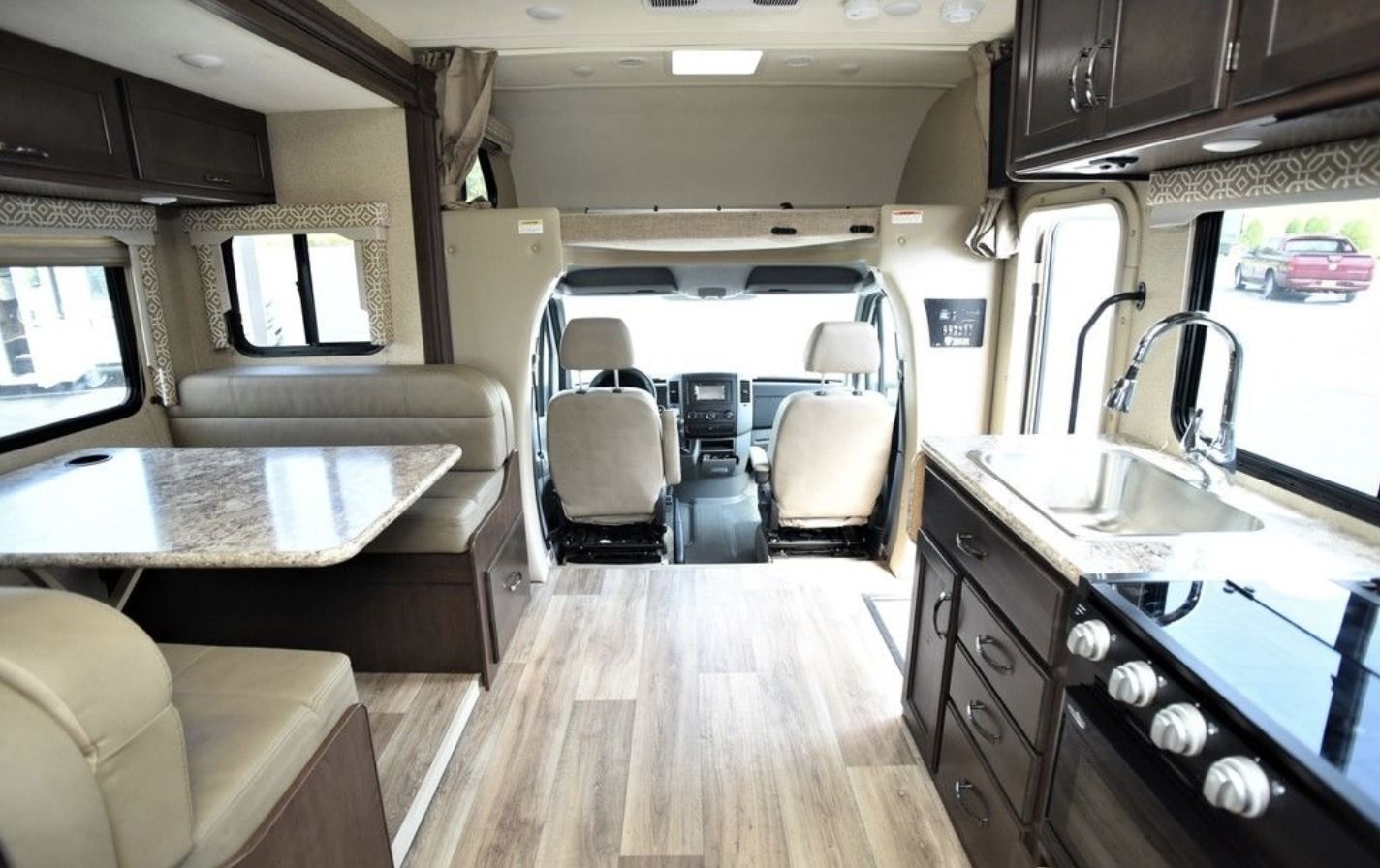Photo 12 - 2019 Thor Class C Motorhome rental photo 14