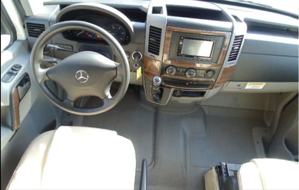 Photo 18 - 2018 Thor Class C Motorhome rental photo 20