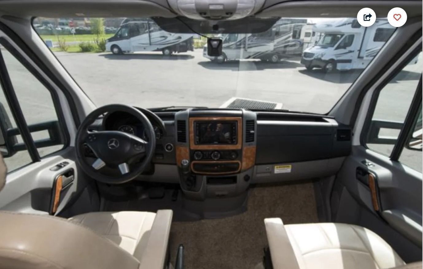 Photo 7 - 2018 Thor Class C Motorhome rental photo 9