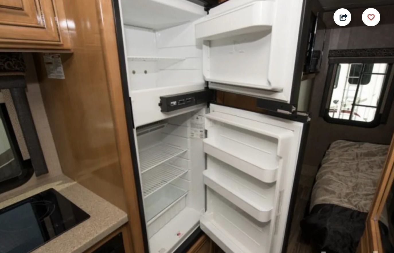 Photo 8 - 2018 Thor Class C Motorhome rental photo 10