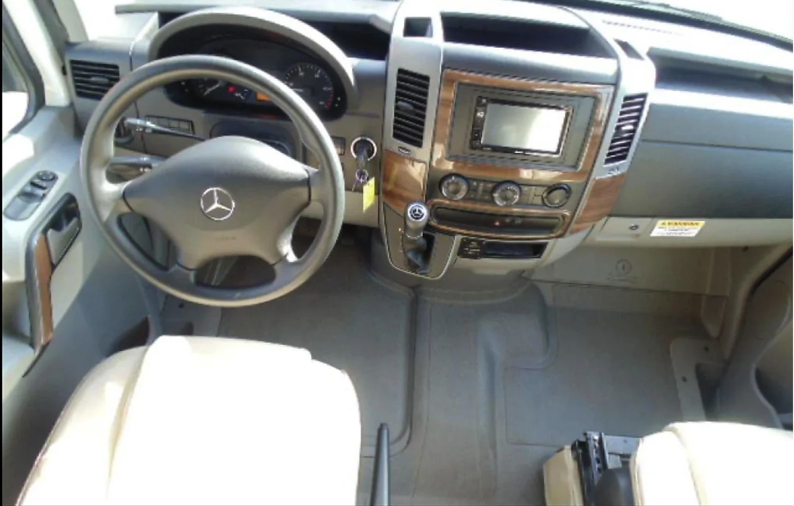 Photo 10 - 2017 Thor Class C Motorhome rental photo 12