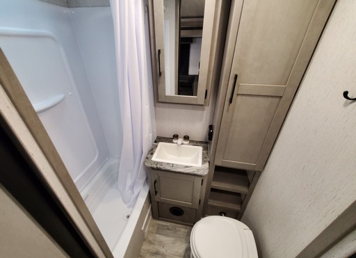 2022 Dutchmen Kodiak 283BHSL Travel Trailer for rent in San Augustine, TX
