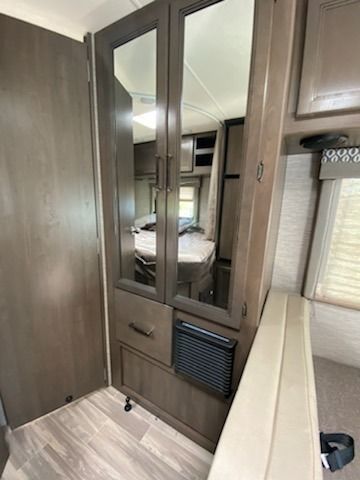 Photo 11 - 2021 Thor Class C Motorhome rental photo 13