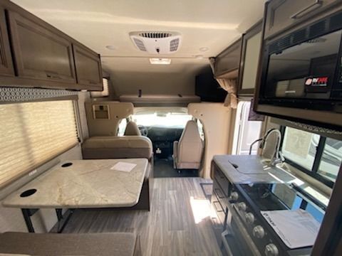 Photo 13 - 2021 Thor Class C Motorhome rental photo 15