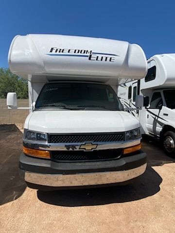 Photo 14 - 2021 Thor Class C Motorhome rental photo 16