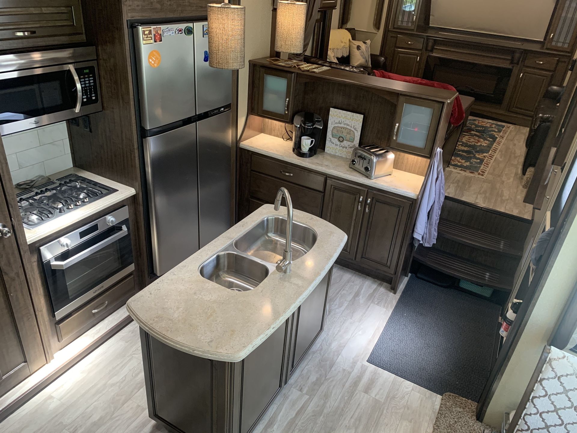 Photo 4 - 2017 Grand Design Fifth Wheel rental photo 6