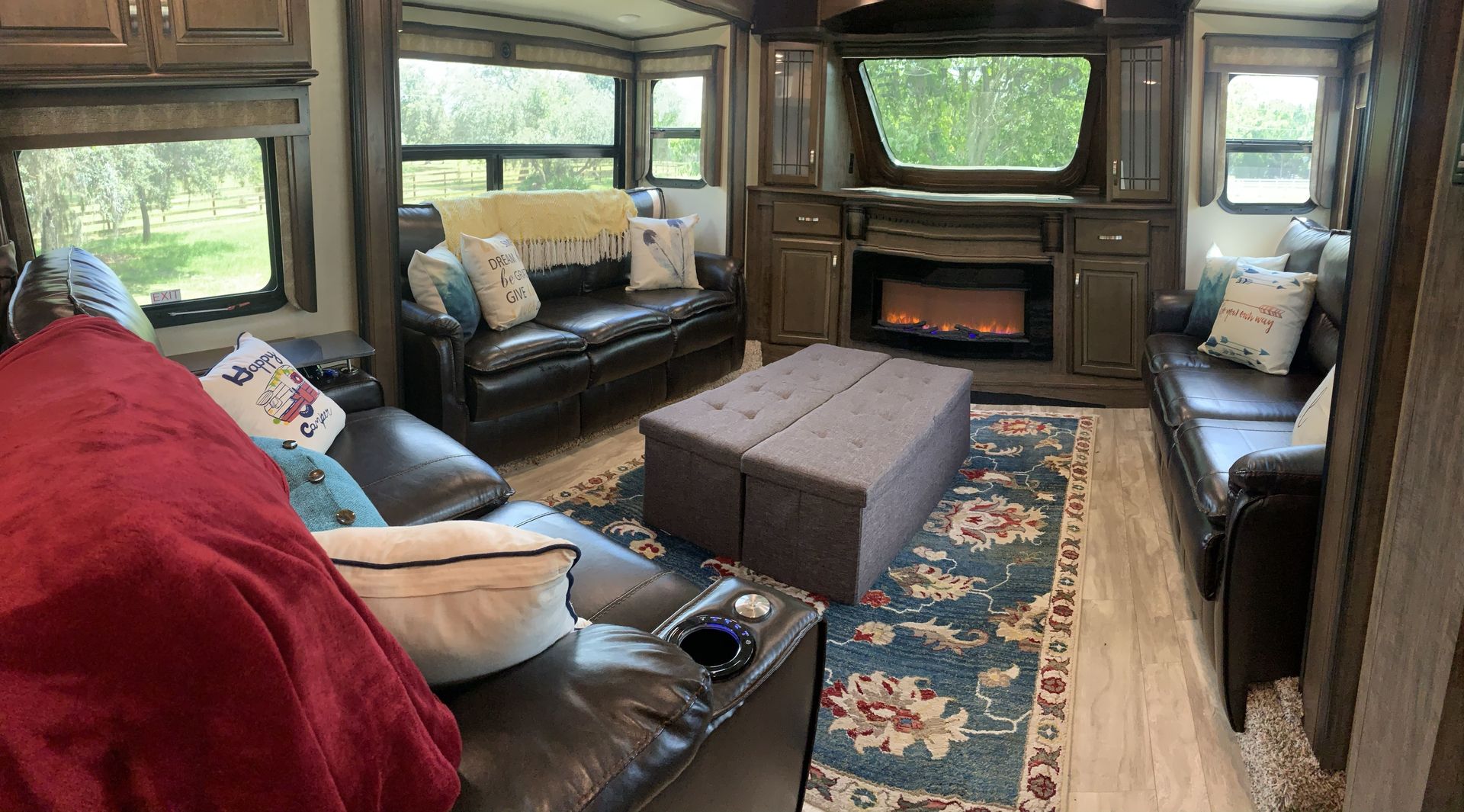 Photo 9 - 2017 Grand Design Fifth Wheel rental photo 11