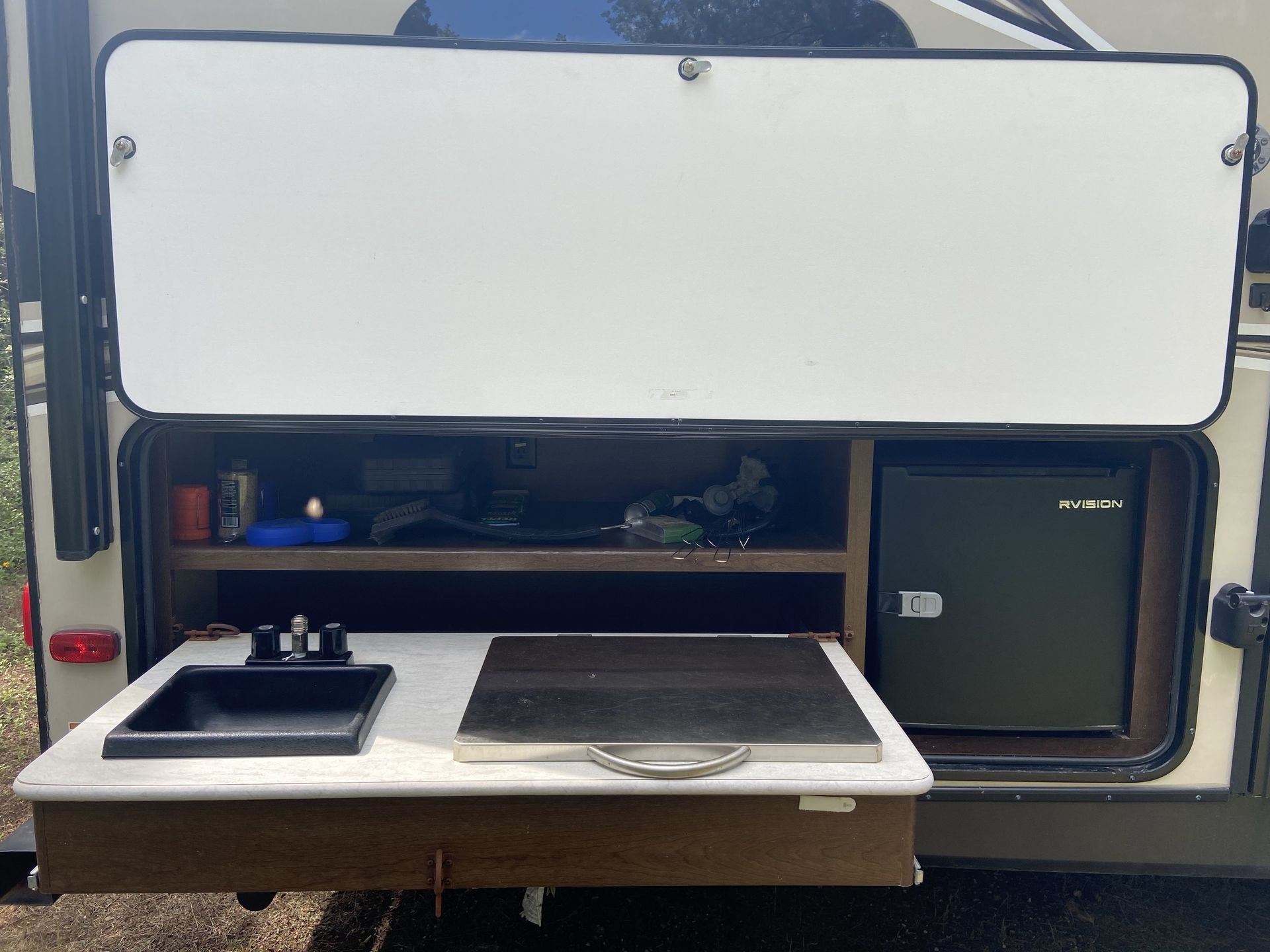 Photo 3 - 2019 Prime Time Travel Trailer rental photo 5