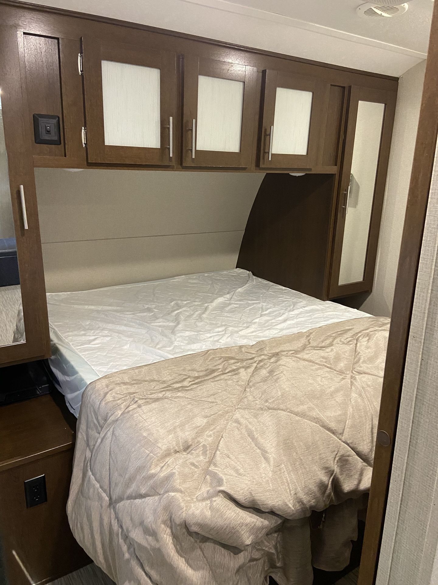 Photo 11 - 2019 Prime Time Travel Trailer rental photo 13