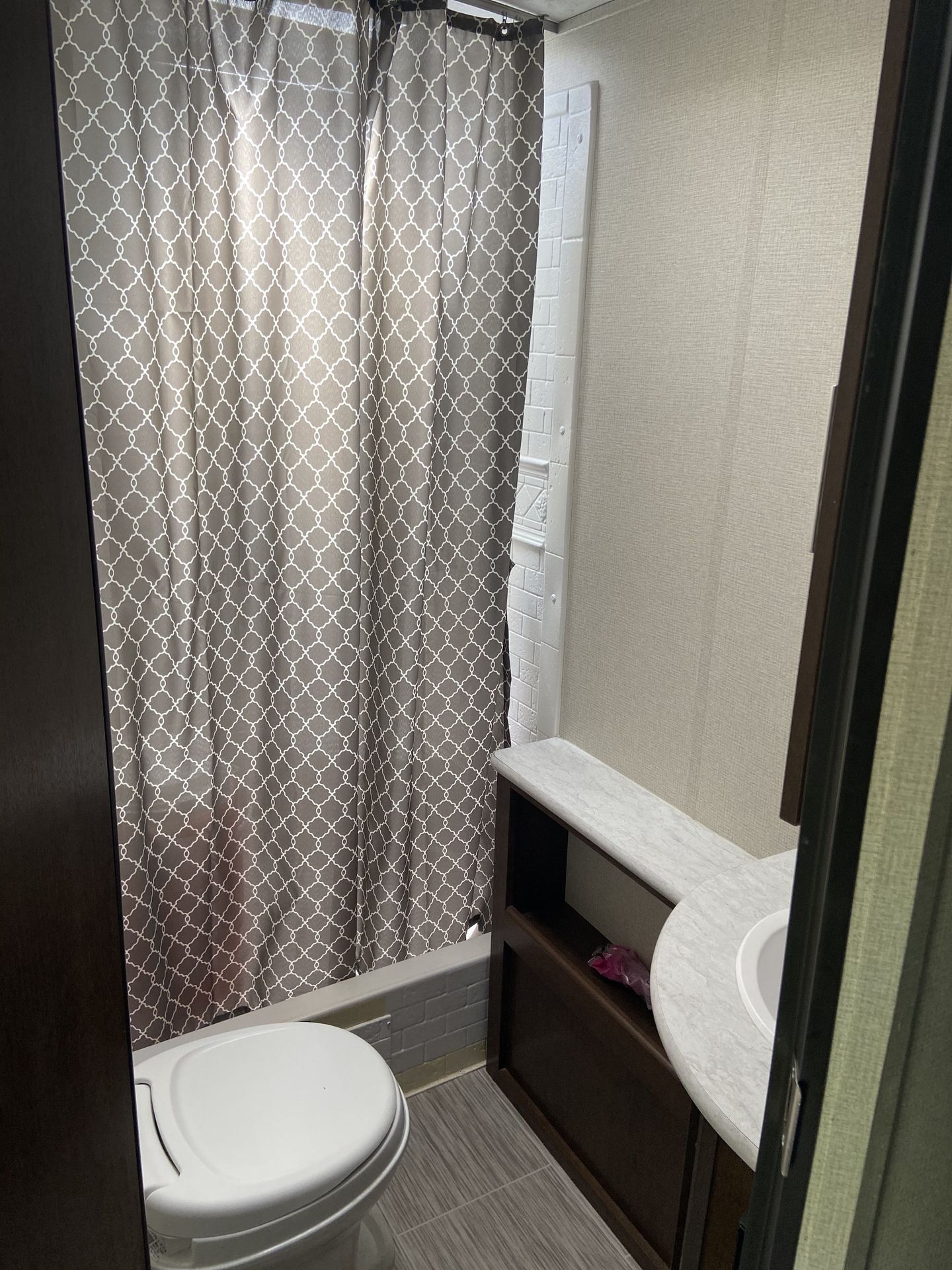 Photo 16 - 2019 Prime Time Travel Trailer rental photo 18
