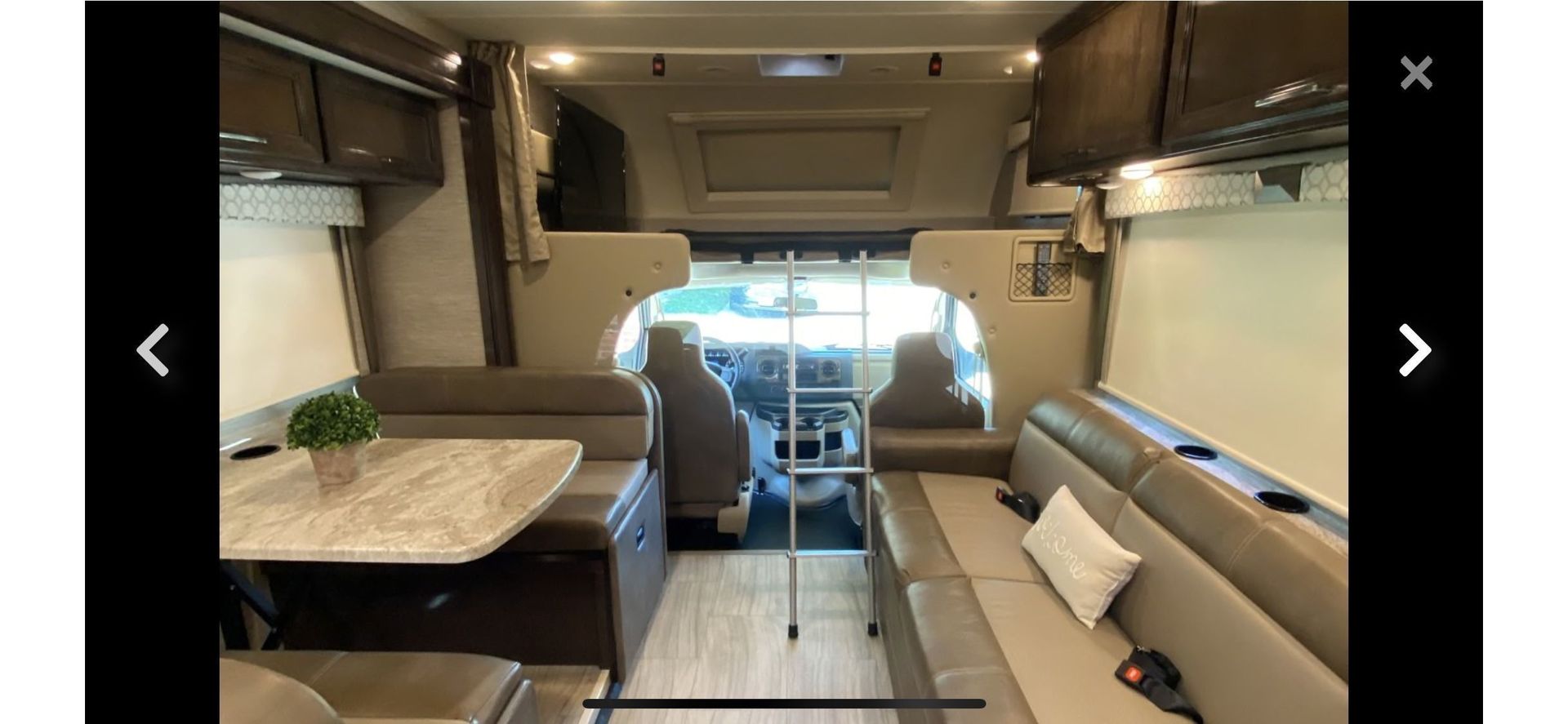 Photo 15 - 2021 Thor Motor Coach Class C Motorhome rental photo 17