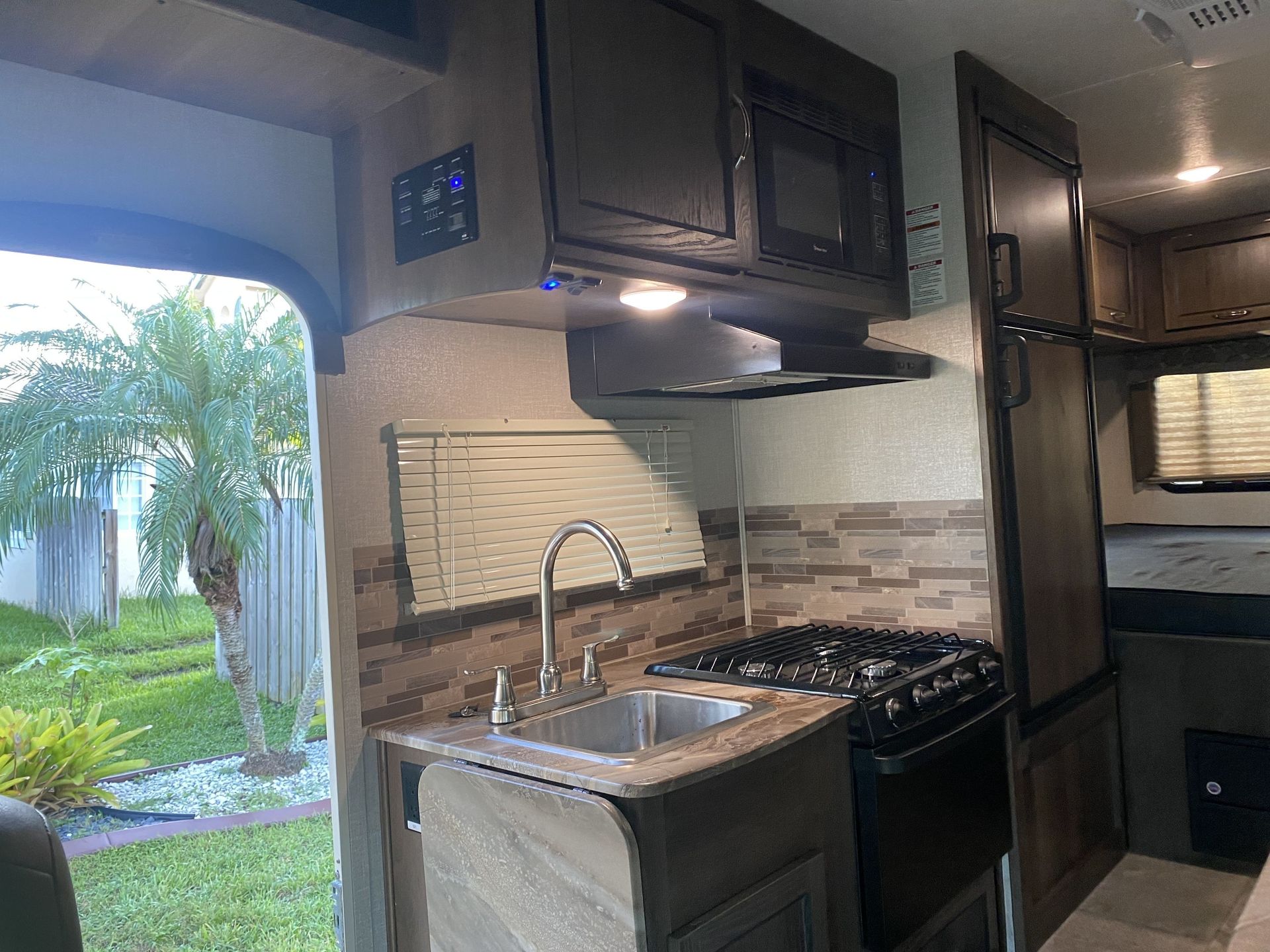 Photo 9 - 2019 Thor Motor Coach Class C Motorhome rental photo 11